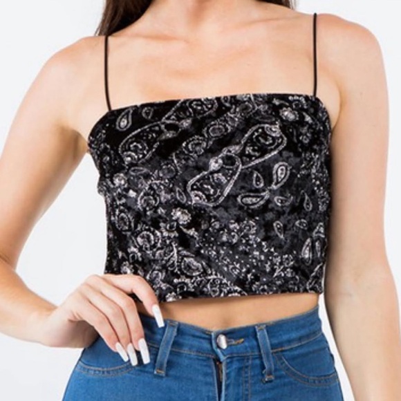 Bear Dance Tops - Black Bandana Velvet Crop Top